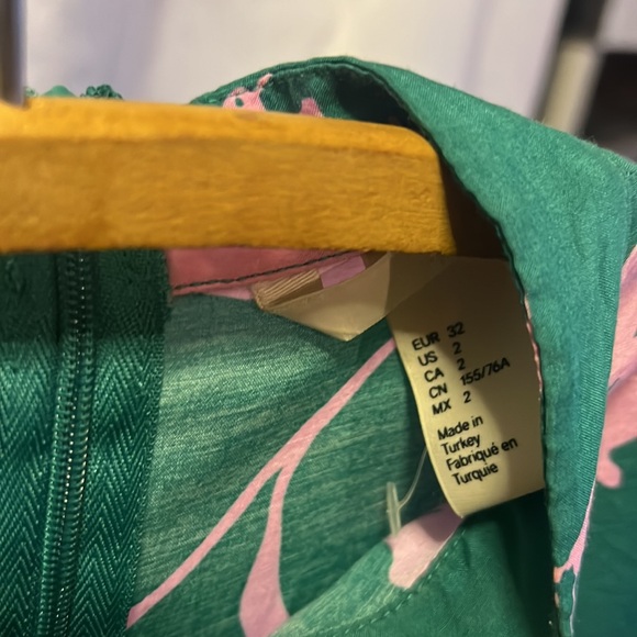 Long sleeve H&M dress with button slit - Picture 6 of 6